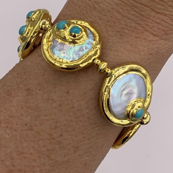 Earring, NWOT, solid 925 sterling silver, 22 Karat gold, real pearl, 2 in. drop - Picture 11 of 11